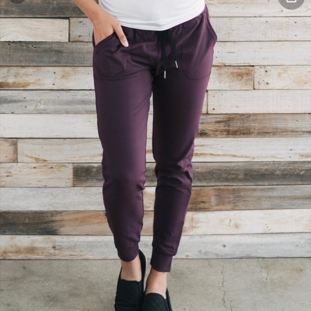 Zyia plum unwind joggers